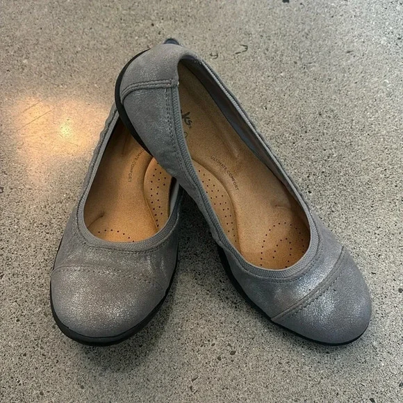 Clark Silver Flats - Picture 1 of 2
